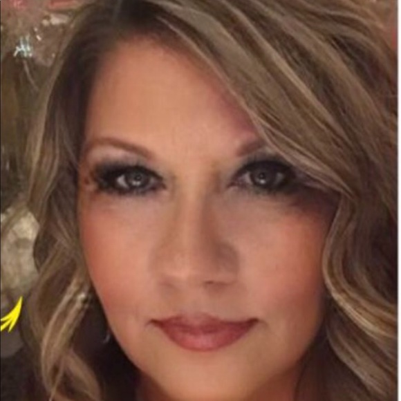 Meet your Posher, Leann - Picture 2 of 11